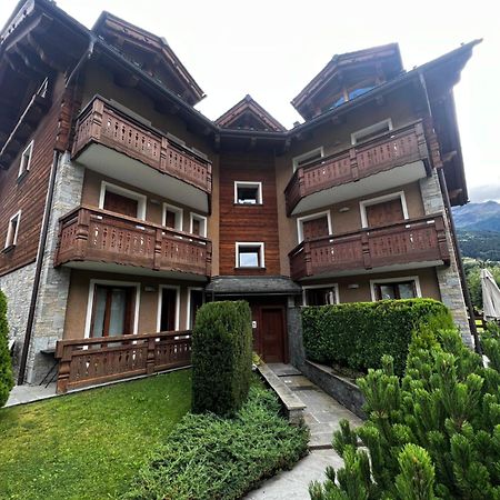 Appartamento Incantevole Con Box E Ski Room, Wi-Fi, Bormio Exteriör bild