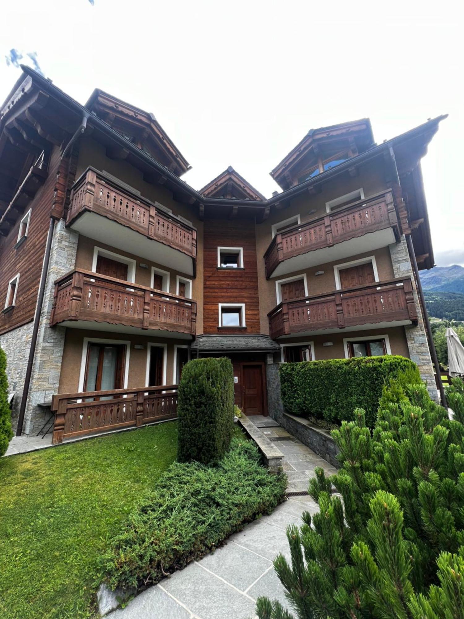 Appartamento Incantevole Con Box E Ski Room, Wi-Fi, Bormio Exteriör bild